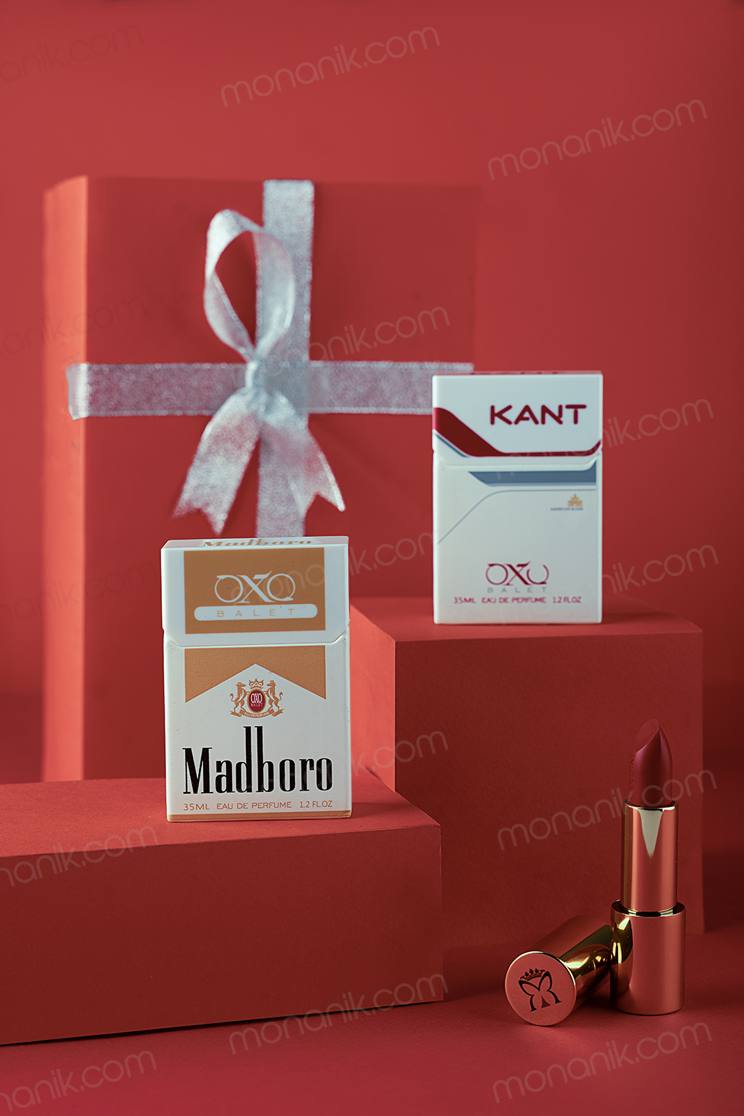 محصولات آرایشی در استودیو مونانیک