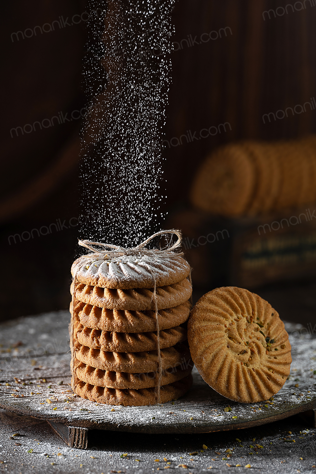 عکاسی تبلیغاتی بیسکویت در استودیو مونانیک