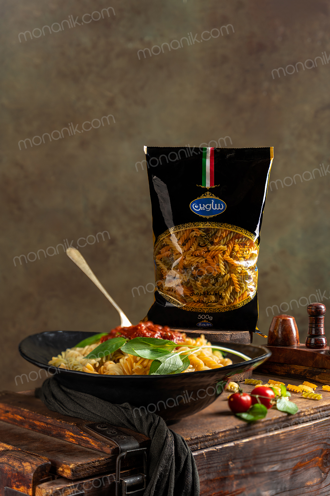 عکاسی تبلیغاتی بسته بندی ماکارونی ساوین در استودیو مونانیک